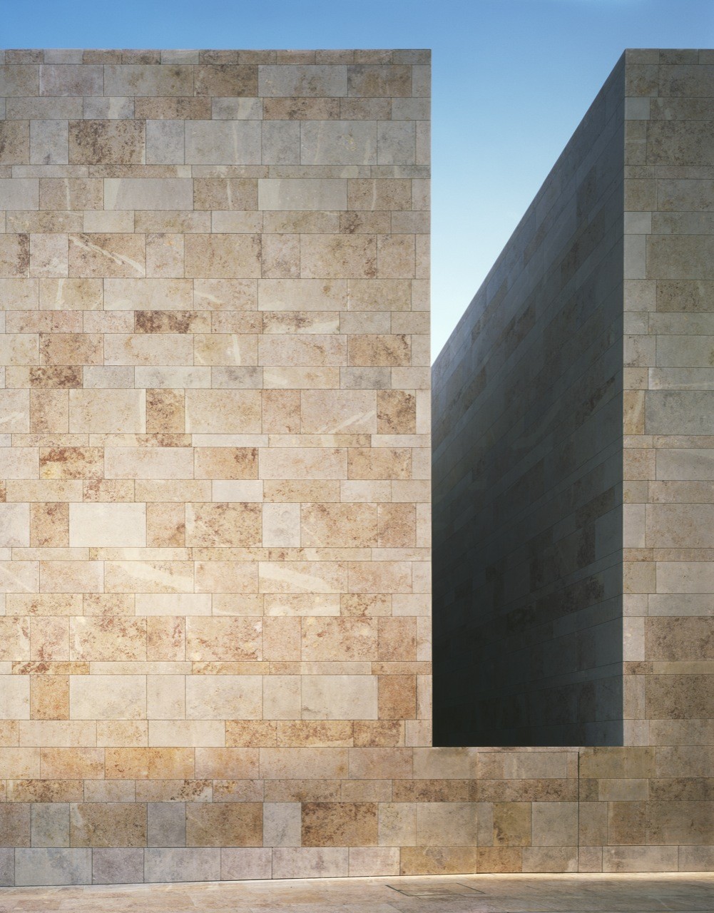 YINJISPACE - Aires Mateus Architecture x Sines Center for